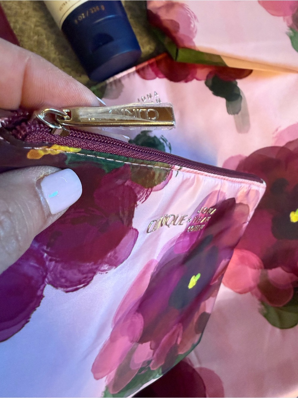 Clinique Pink Floral Tote with Burgundy Handles - Picture 3 of 10